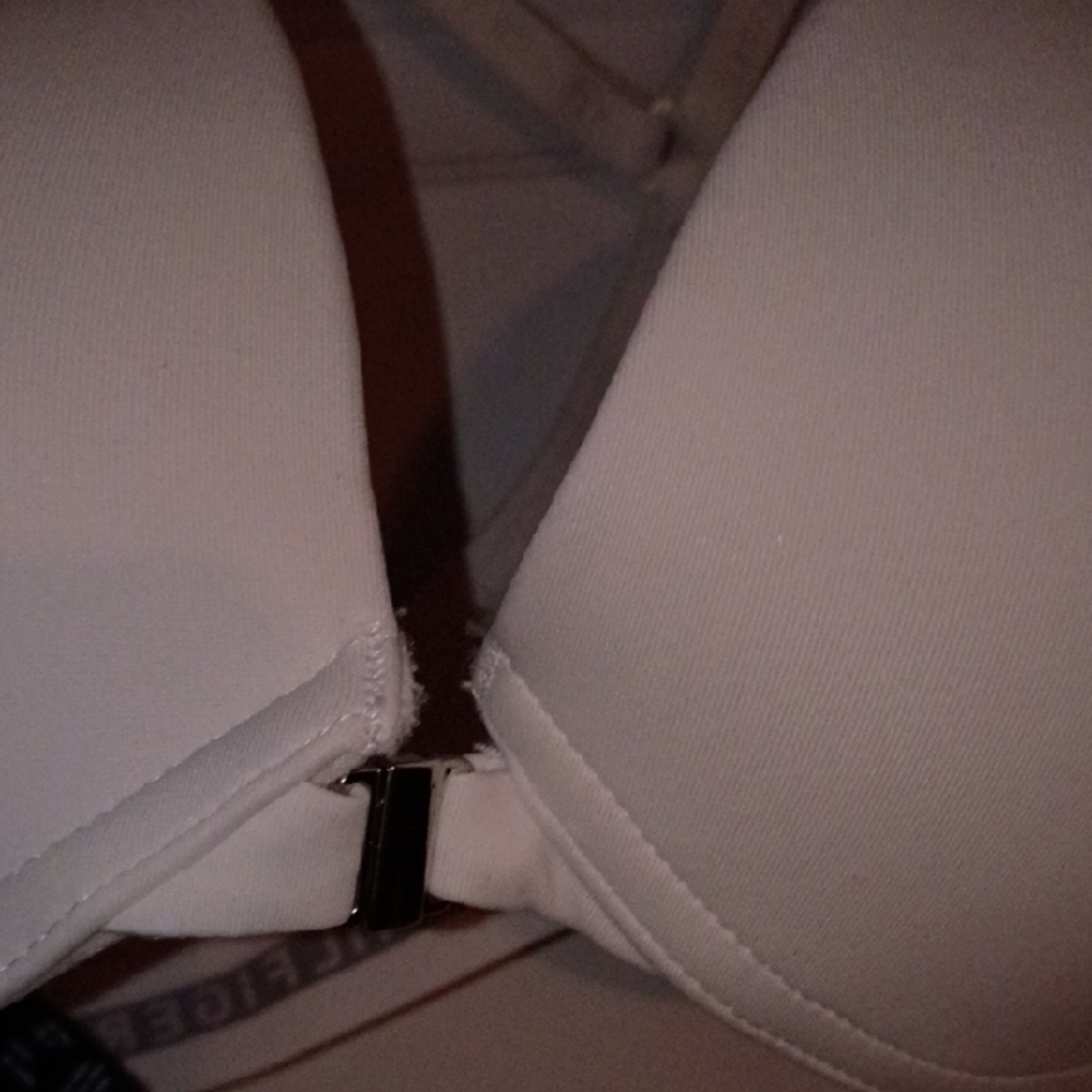 3-Pack Bra Bundle – 34C – New
Victoria’s Secret PINK, Tommy Hilfiger, Sophie B - Picture 6 of 6